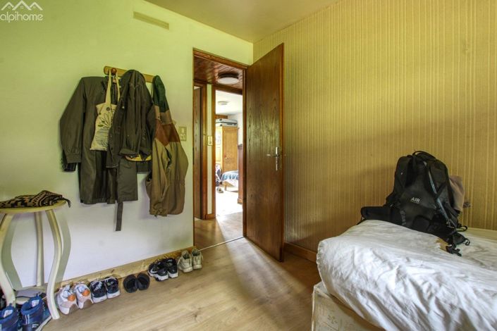 Image No.20-5 Bed House for sale