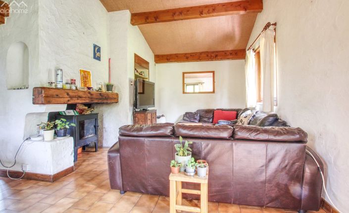 Image No.6-5 Bed House for sale