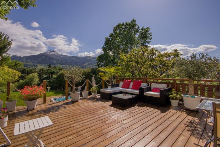 Image No.1-4 Bed House for sale