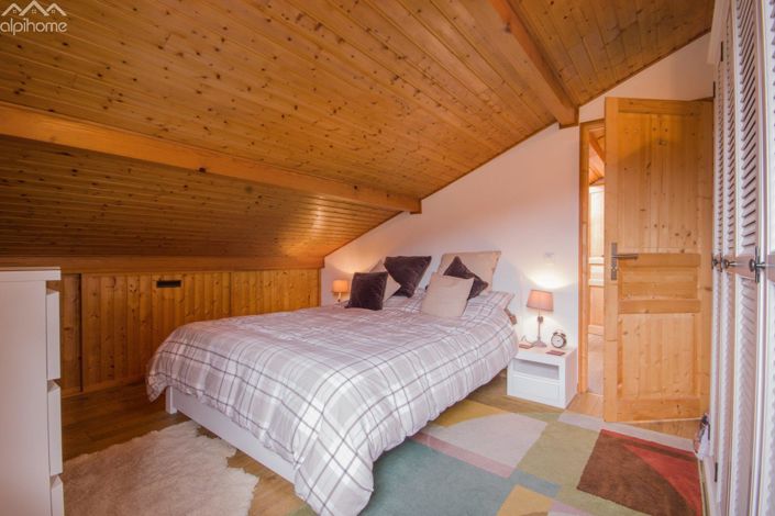 Image No.14-4 Bed House for sale