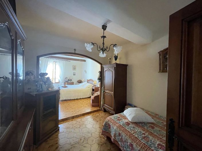 Image No.5-2 Bed House for sale