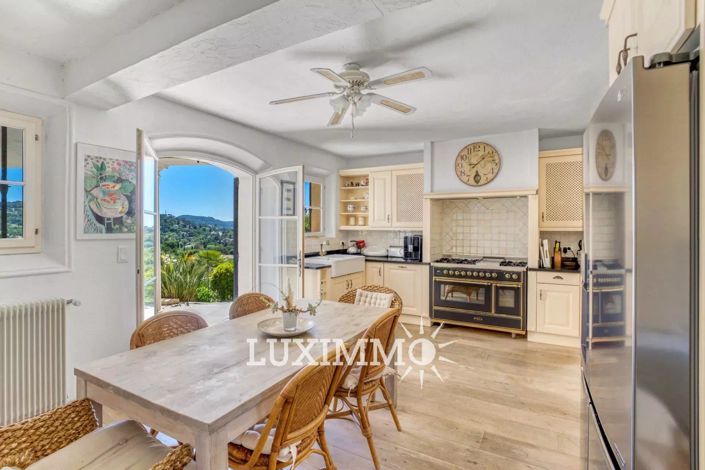 Image No.6-5 Bed House for sale