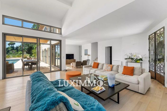 Image No.5-6 Bed House for sale