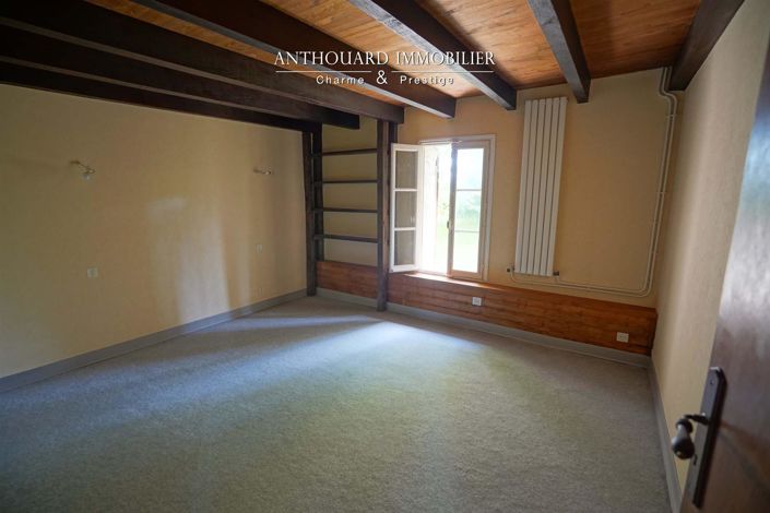 Image No.19-6 Bed House for sale