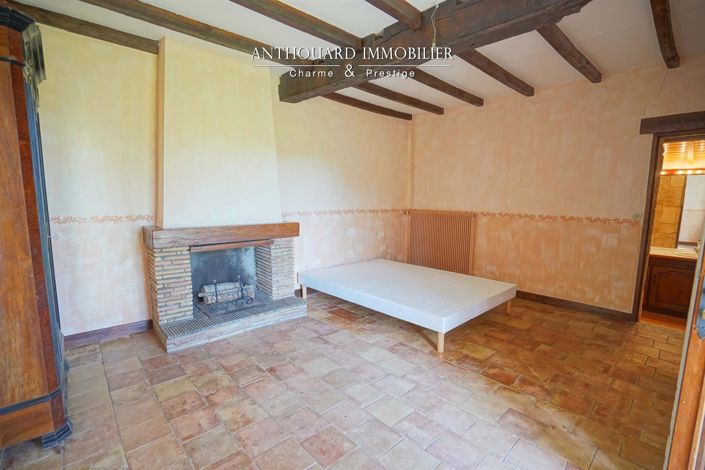 Image No.24-6 Bed House for sale