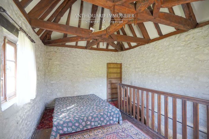 Image No.26-6 Bed House for sale