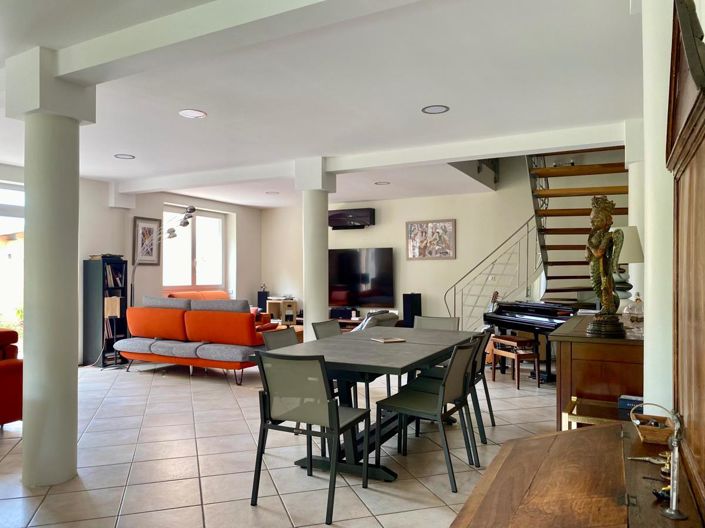 Image No.8-3 Bed House for sale