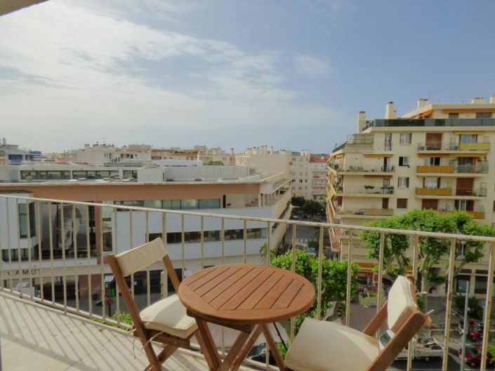 Image No.1-Appartement de 2 chambres à vendre à Antibes