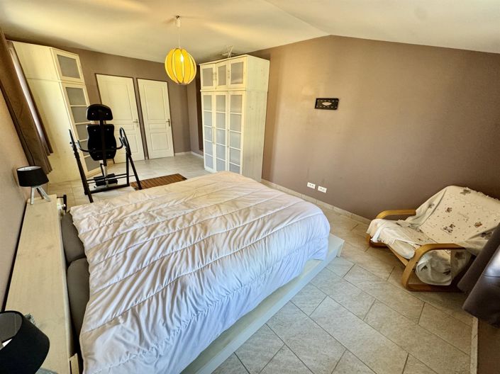 Image No.13-4 Bed House for sale