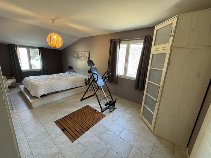 Image No.14-4 Bed House for sale