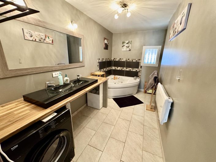 Image No.15-4 Bed House for sale