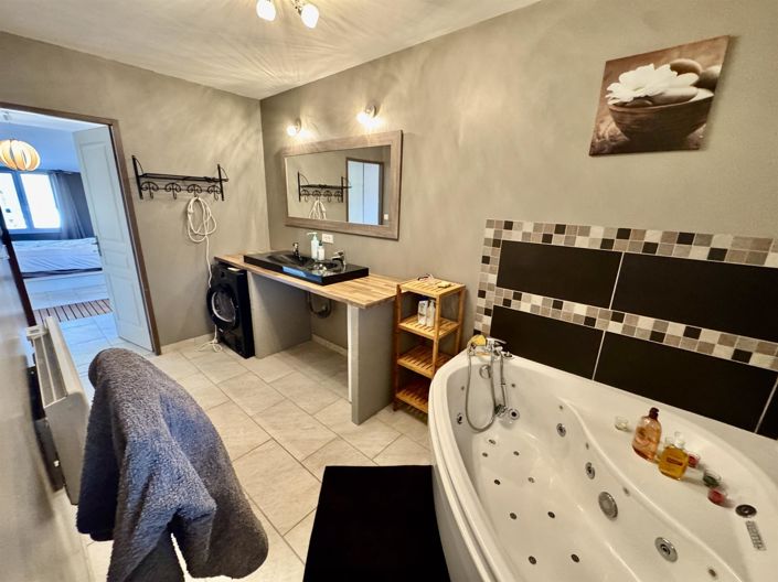 Image No.16-4 Bed House for sale