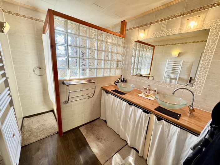 Image No.21-4 Bed House for sale