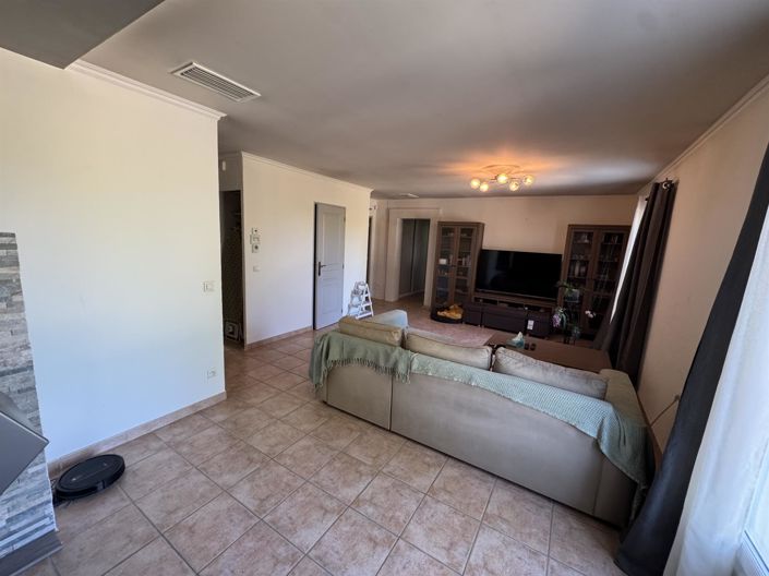 Image No.6-4 Bed House for sale