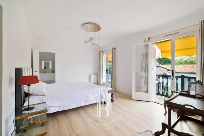 Image No.16-9 Bed House for sale