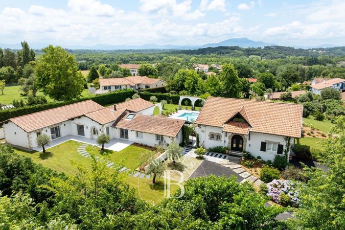 Image No.2-9 Bed House for sale