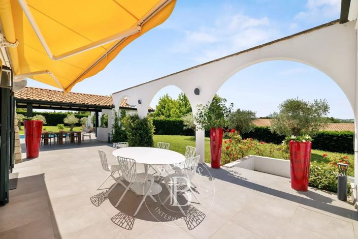 Image No.9-9 Bed House for sale