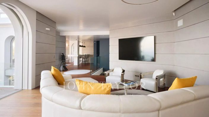 Image No.19-5 Bed House for sale