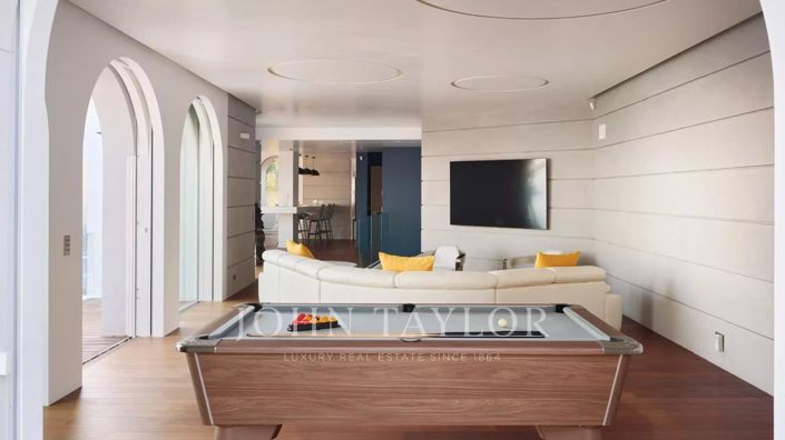 Image No.20-5 Bed House for sale