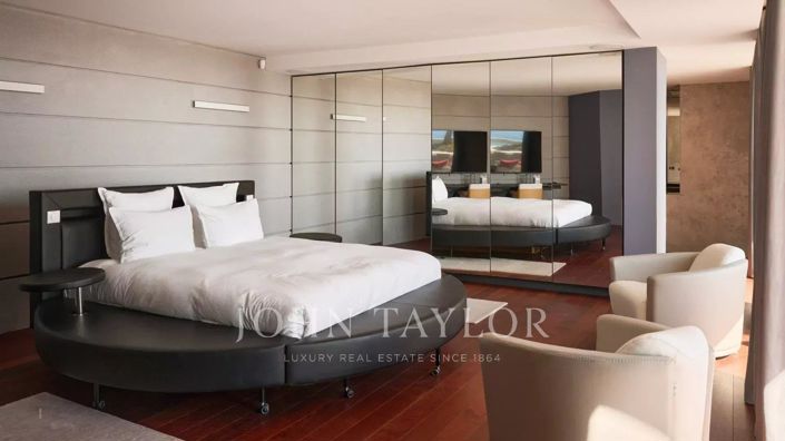 Image No.23-5 Bed House for sale