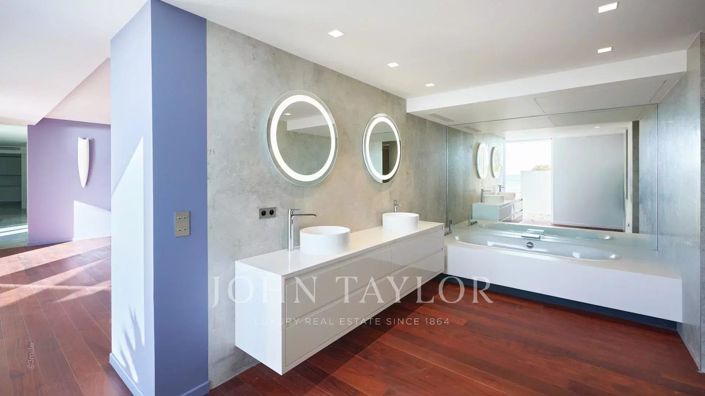 Image No.25-5 Bed House for sale