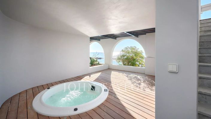 Image No.28-5 Bed House for sale