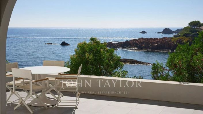 Image No.30-5 Bed House for sale