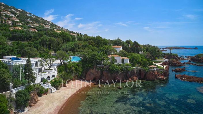 Image No.6-5 Bed House for sale