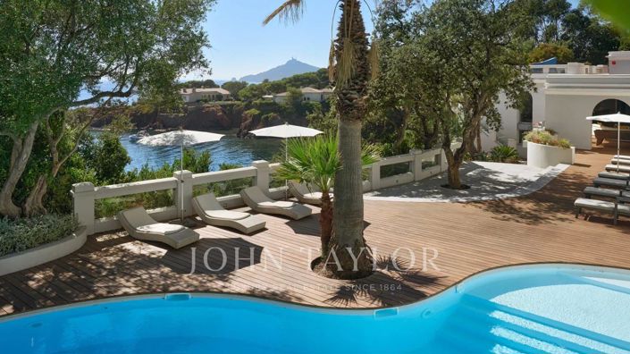 Image No.8-5 Bed House for sale