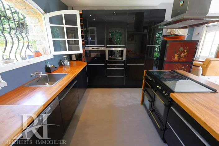 Image No.6-4 Bed House for sale