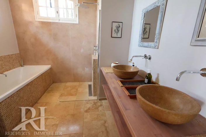 Image No.9-4 Bed House for sale