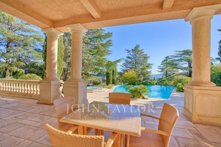 Image No.1-6 Bed House for sale