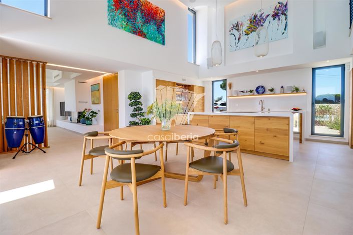 Image No.17-4 Bed House for sale