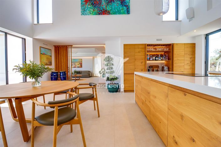 Image No.26-4 Bed House for sale