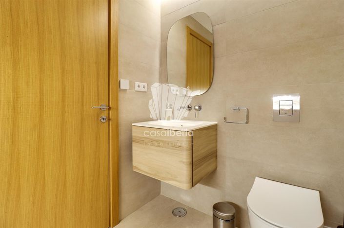 Image No.54-4 Bed House for sale