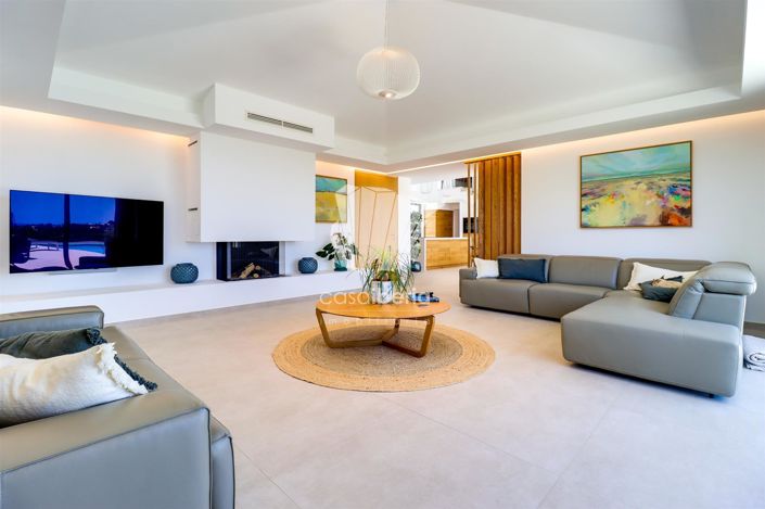 Image No.8-4 Bed House for sale