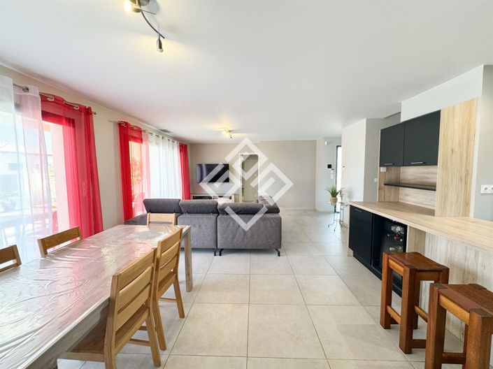 Image No.13-4 Bed House for sale