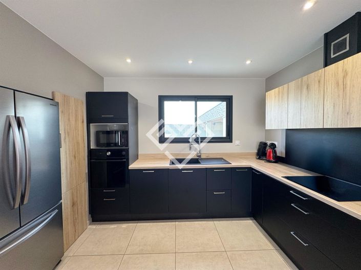 Image No.3-4 Bed House for sale