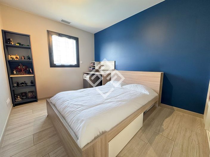 Image No.5-4 Bed House for sale