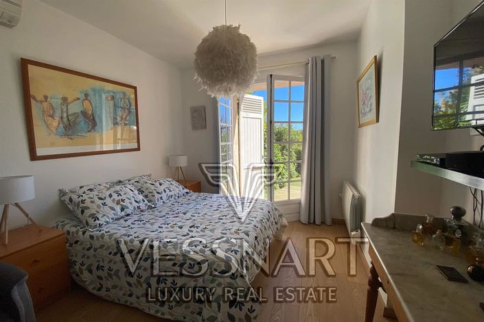 Image No.19-4 Bed House for sale