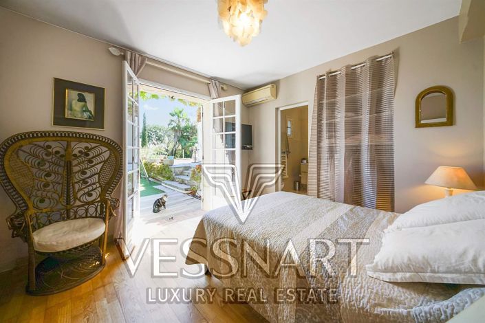 Image No.9-4 Bed House for sale