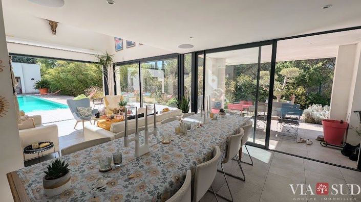 Image No.5-5 Bed Property for sale