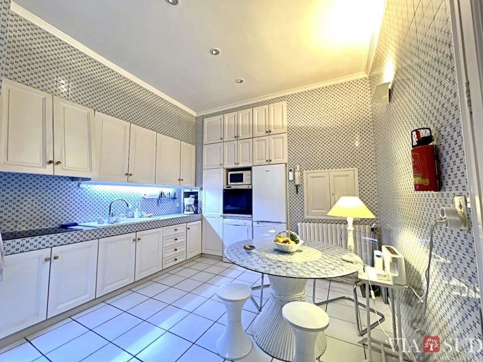 Image No.13-3 Bed Property for sale