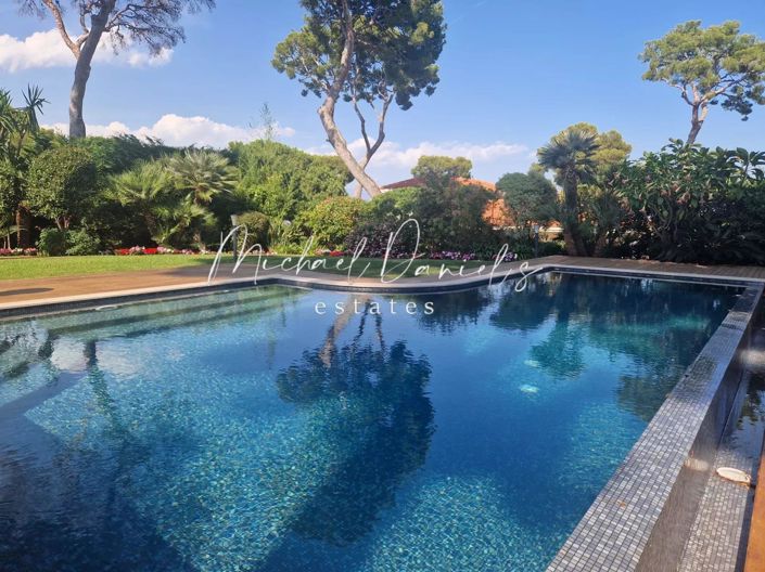 Image No.1-6 Bed House for sale