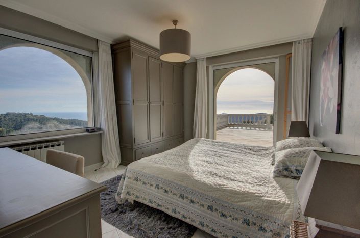 Image No.12-5 Bed House for sale