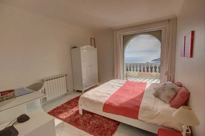 Image No.13-5 Bed House for sale