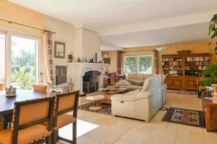 Image No.9-4 Bed House for sale