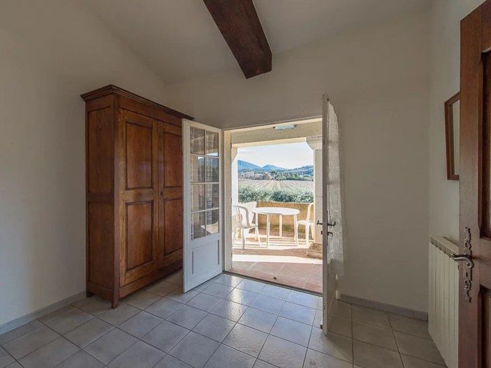 Image No.5-16 Bed House for sale