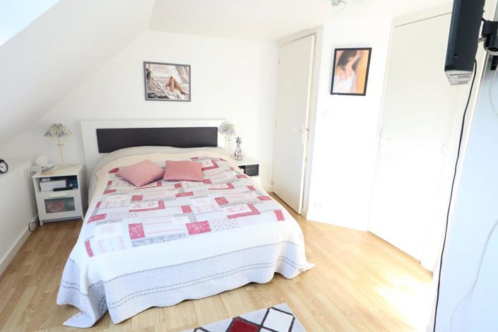 Image No.17-3 Bed House for sale