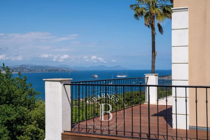 Image No.3-6 Bed House for sale